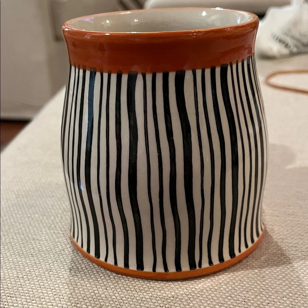 Large Capacity Thin Striped Ceramic Mug/NWT